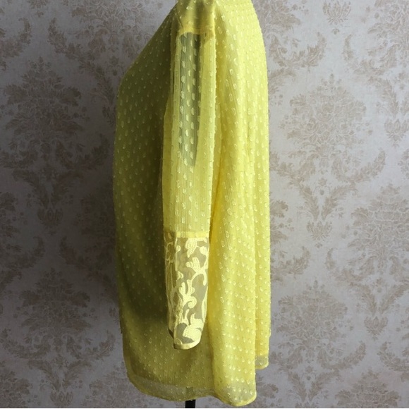 NWOT Isaac Mizrahi embroidered blouse - Picture 4 of 10